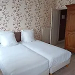 Du Saumon Отель 2*