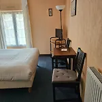 Du Saumon, Sur Avre 2*