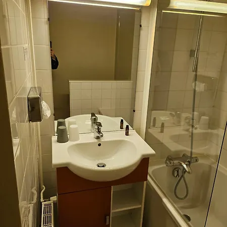 Hotel Du Saumon, Sur Avre 2*