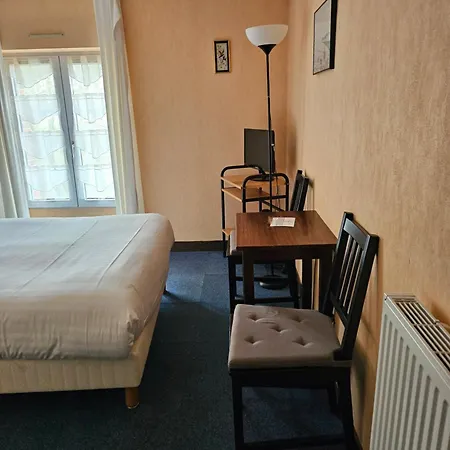 Du Saumon, Sur Avre 2*