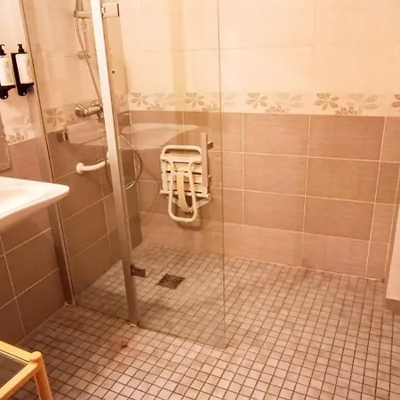 Du Saumon, Sur Avre 酒店 阿维河畔维内