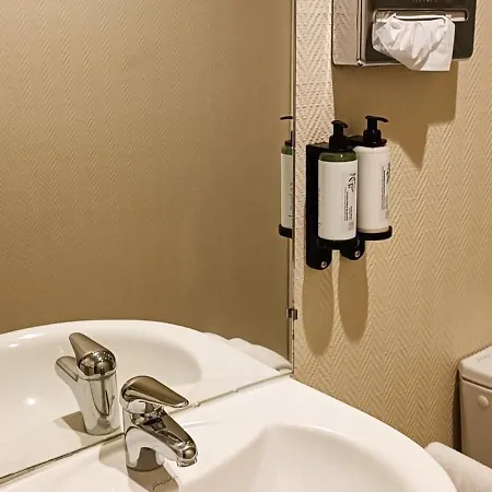 Du Saumon, Sur Avre 酒店 阿维河畔维内