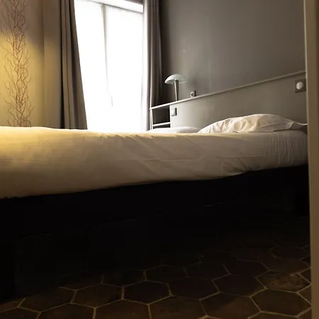 Du Saumon, Sur Avre 酒店 阿维河畔维内