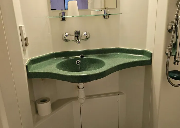 Du Saumon, Sur Avre Hotel 2*